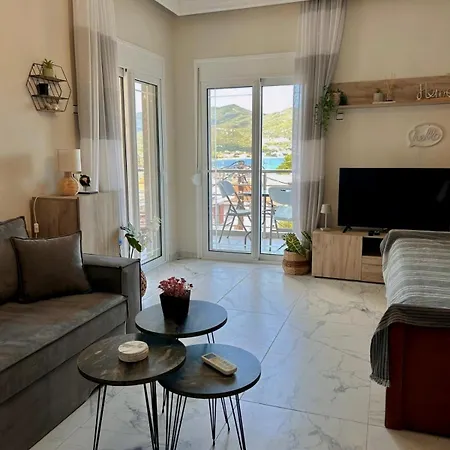 Teo شقة Nea Iraklitsa