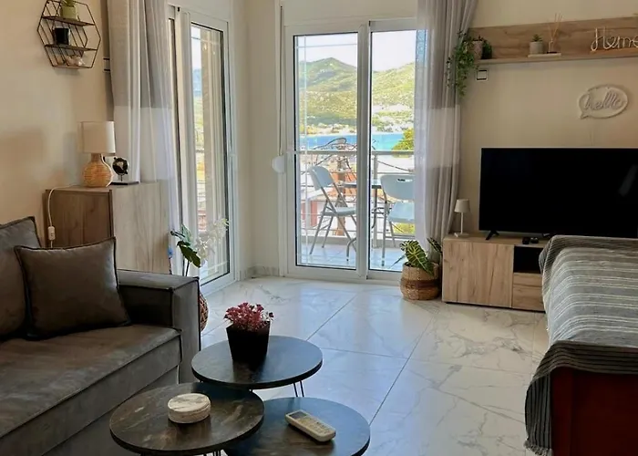 Teo Apartamento Nea Iraklitsa